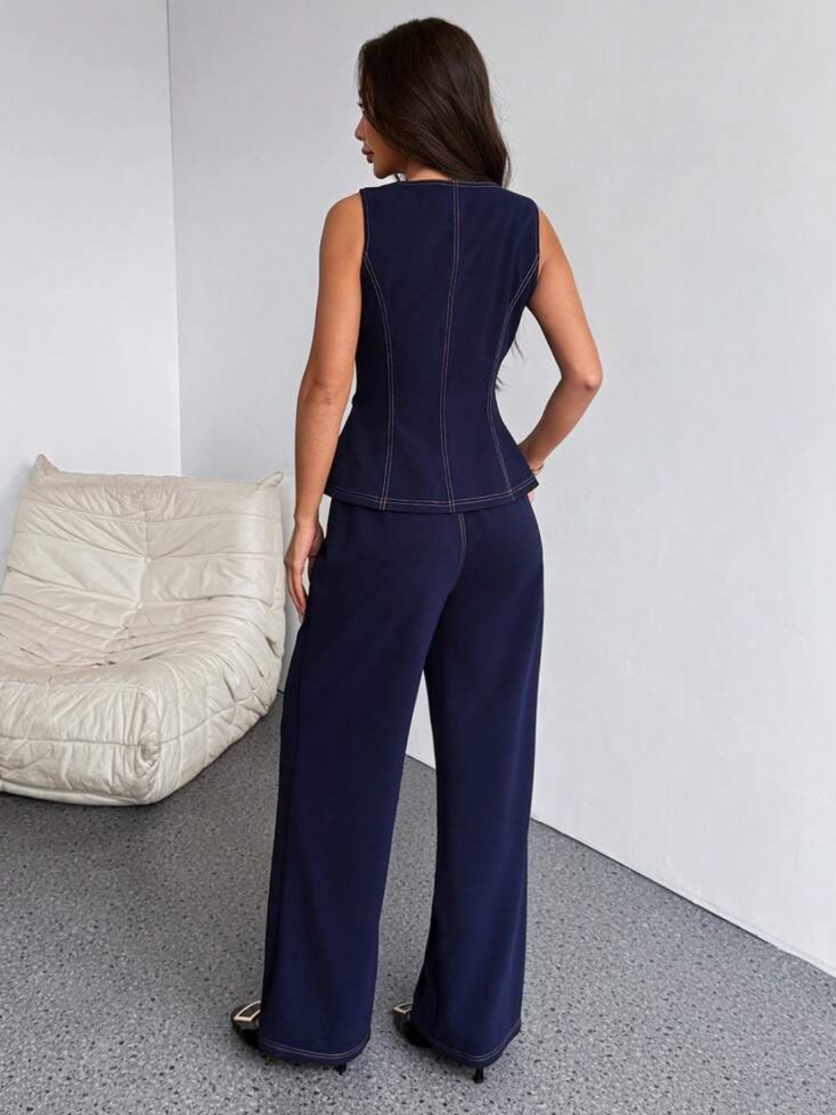 SHEIN PETITE طقم نسائي أنيق باللون الأزرق الداكن من قطعتين، سترة مكتبية أحادية الصدر وبنطال واسع الساق، ملابس خريفية من الدنيم الصناعي بدون أكمام مع كشكشة، إطلالة عمل راقية، للنساء الصغيرات