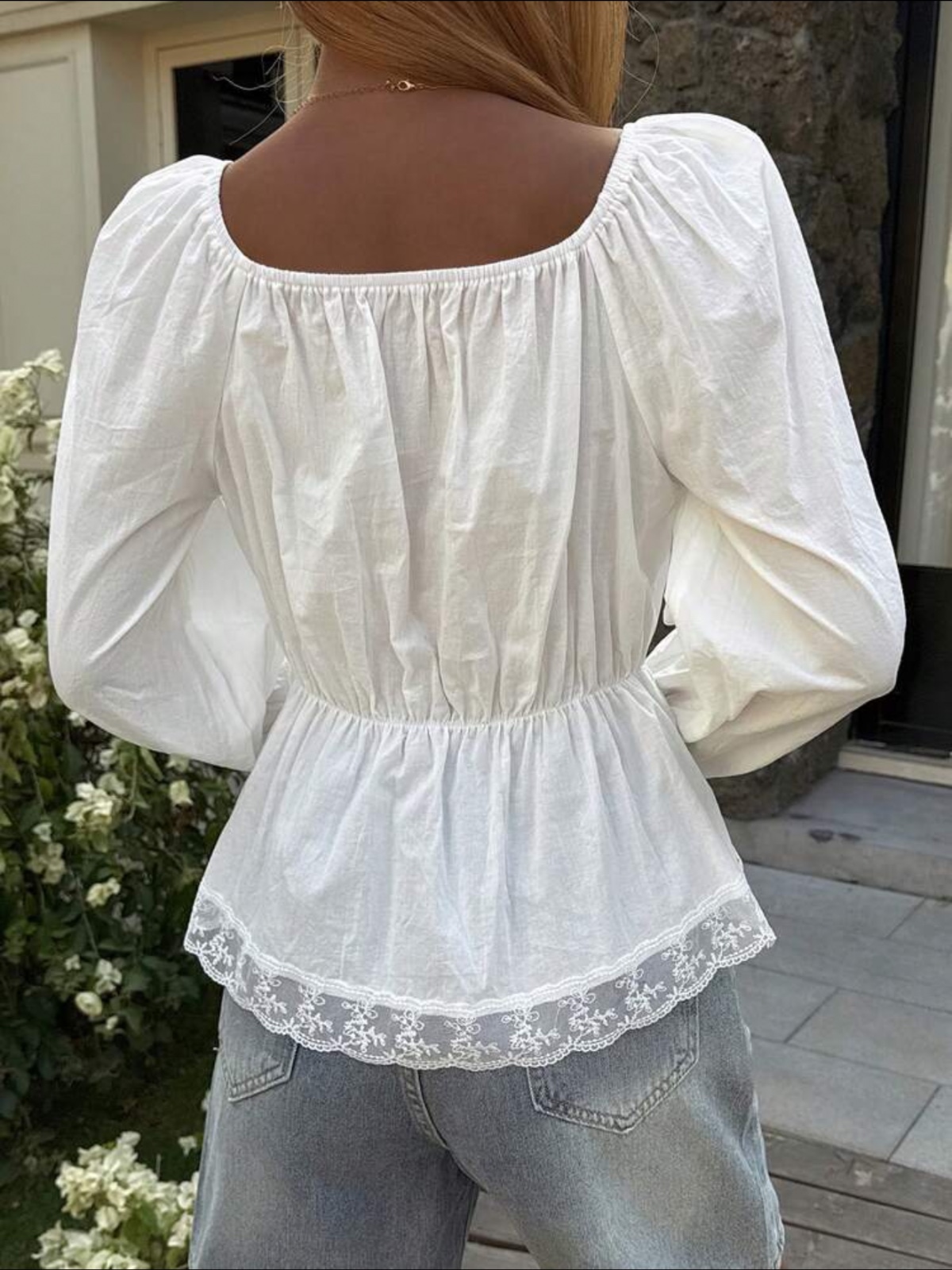 بلوزة نسائية فخمة لينن بتفاصيل دانتيل